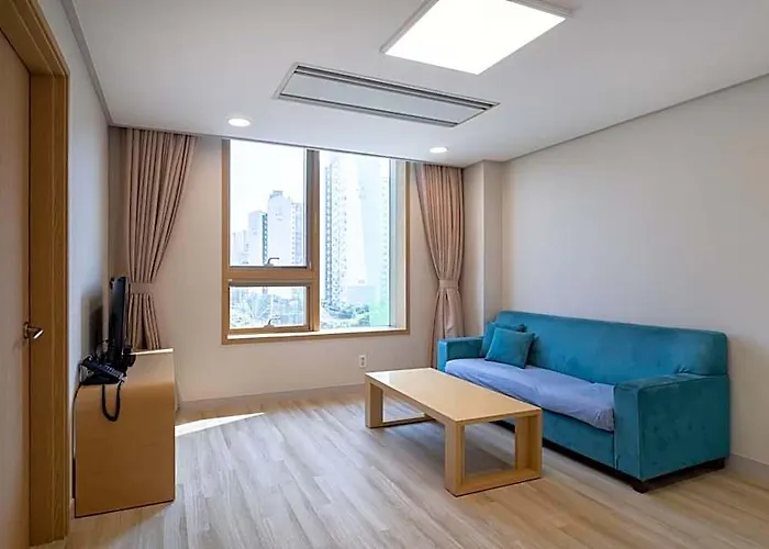 Hi Youth Hotel 3*